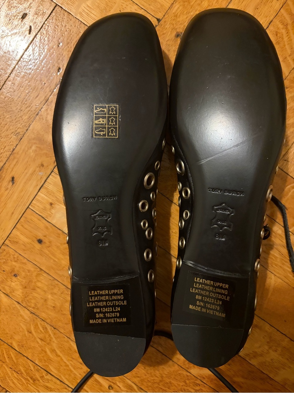 New Tory Burch Black Grommet Mary Jane Flat - Size 8 Retails $350 - Picture 6 of 6
